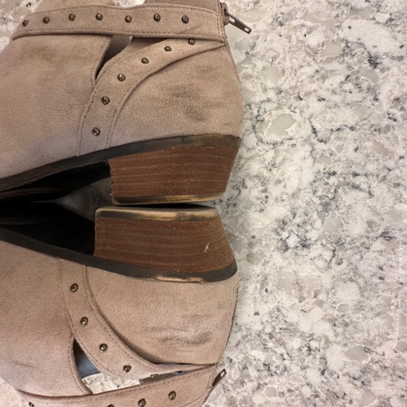Abound faux suede beige ankle boots Size 12 - Picture 4 of 9